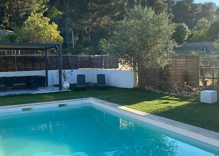 Avec Piscine Villa *